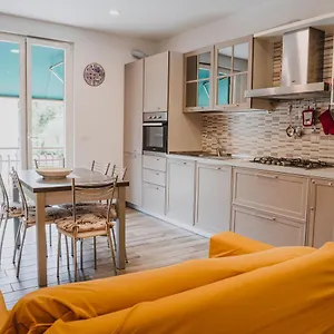 https://house-of-alex.hotelitalianriviera.com